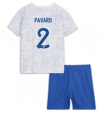 Francja Benjamin Pavard #2 Koszulka Wyjazdowych Dziecięca MŚ 2022 Krótki Rękaw (+ Krótkie spodenki)